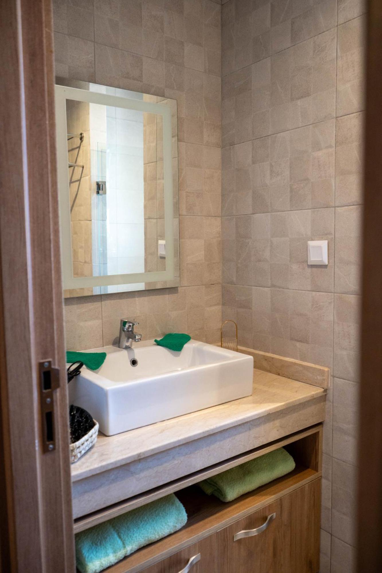 Magnifique Appartement Moderne De 2 Chambres Avec Piscine A 10 Min Du Centre De Marrakech Marrakesh Exterior foto